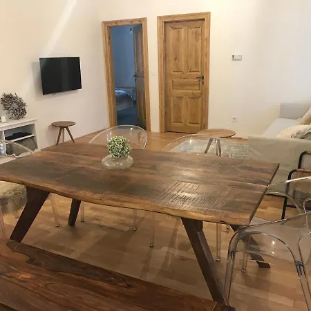 Aparthotel Stara Skola Hedec