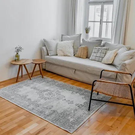 Stara Skola Hedec Aparthotel Kraliky