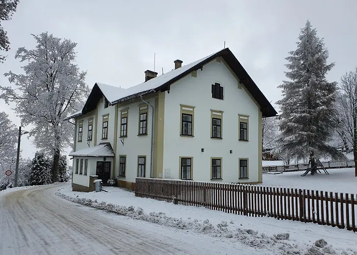 Aparthotel Stara Skola Hedec 4*
